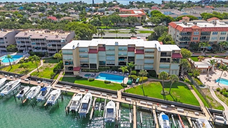 Condominium at 1060 PINELLAS BAYWAY S #103, ST PETERSBURG, photo 11 of 39