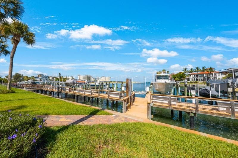 Condominium at 1060 PINELLAS BAYWAY S #103, ST PETERSBURG, photo 4 of 39