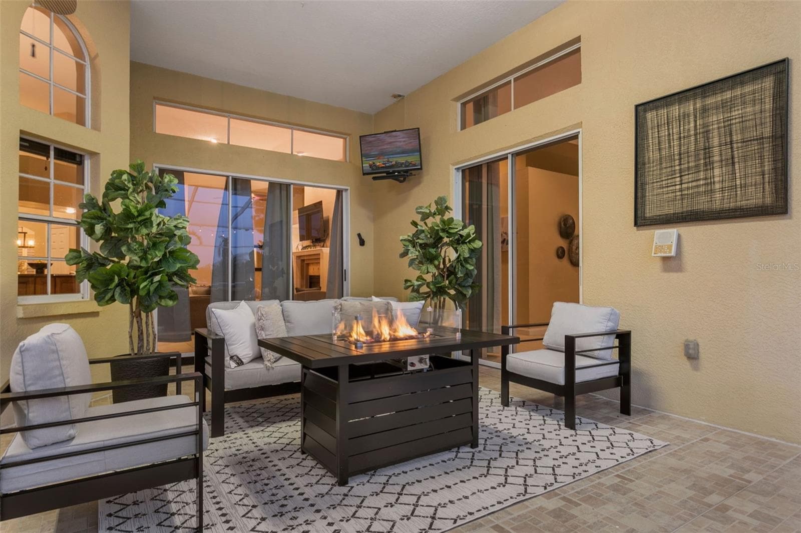 Single Family Residence at 4915 TROYDALE RD, TAMPA, photo 10 of 91
