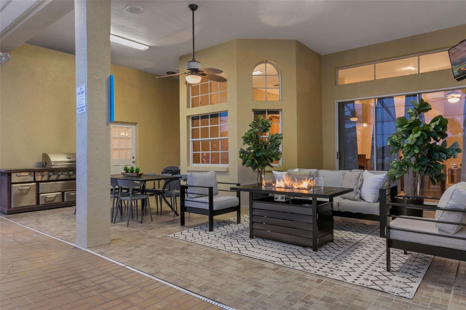 Single Family Residence at 4915 TROYDALE RD, TAMPA, photo 12 of 91