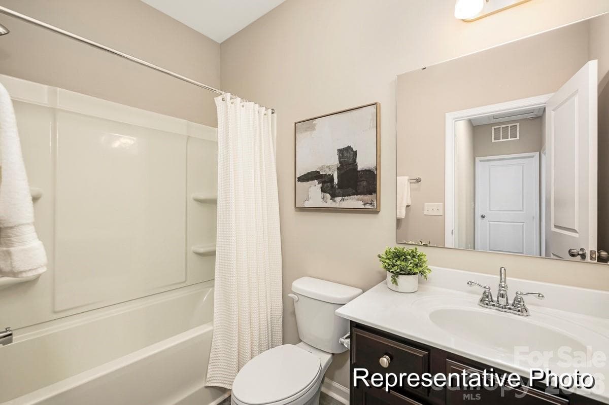 Single Family Residence at Lancaster, photo 9 of 17