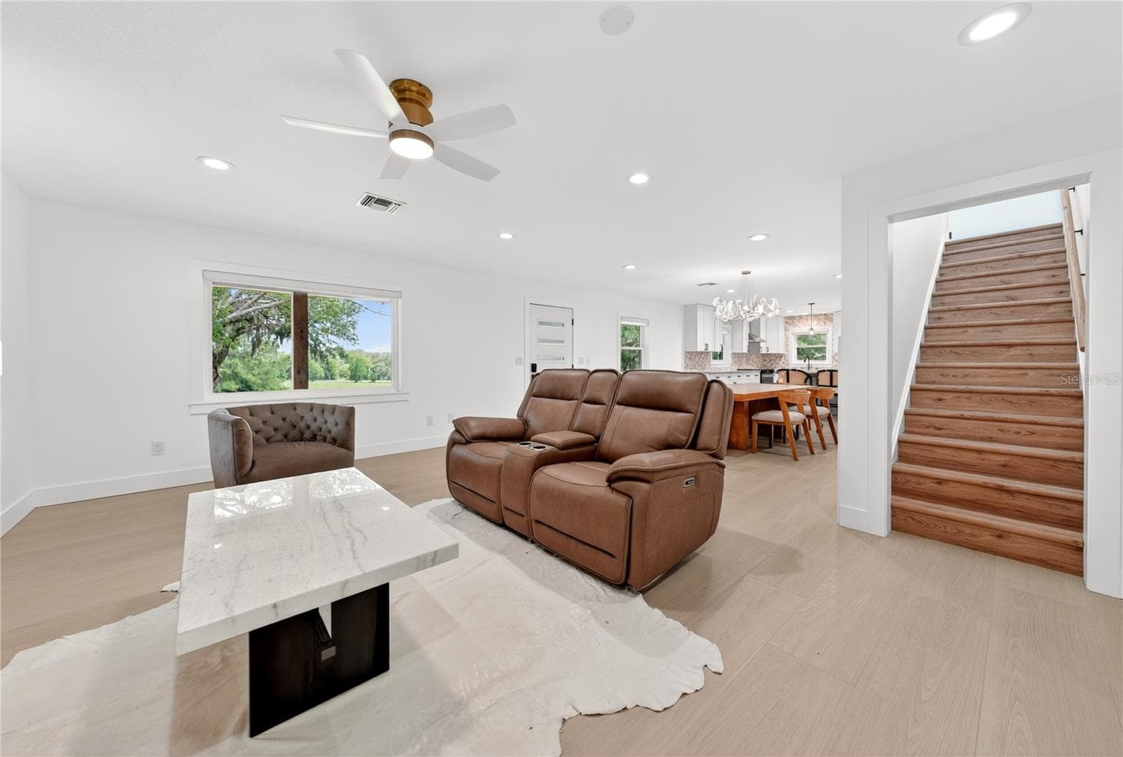 Living room - 6450 NW HIGHWAY 225, OCALA