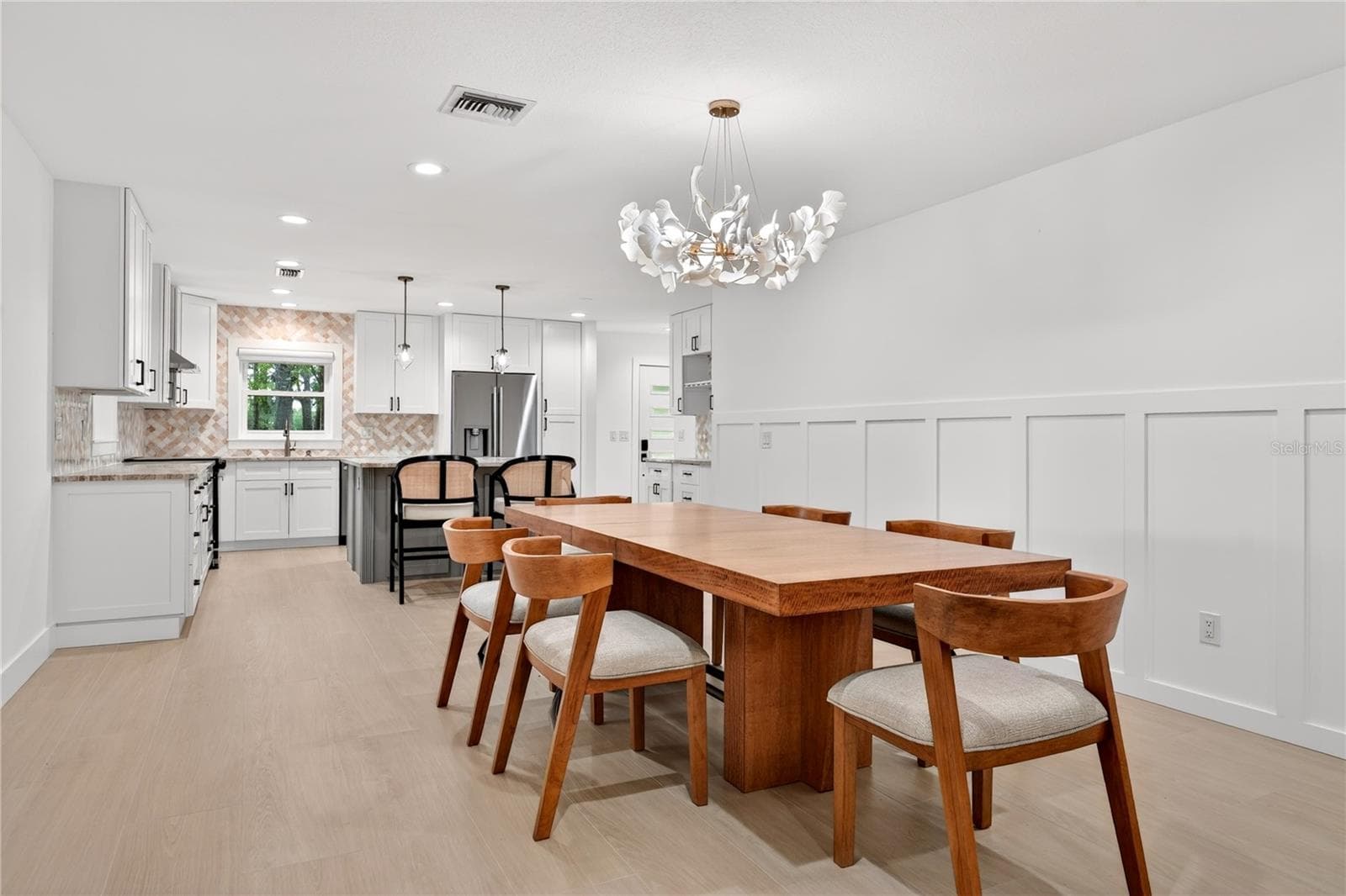 Nice finishes - 6450 NW HIGHWAY 225, OCALA