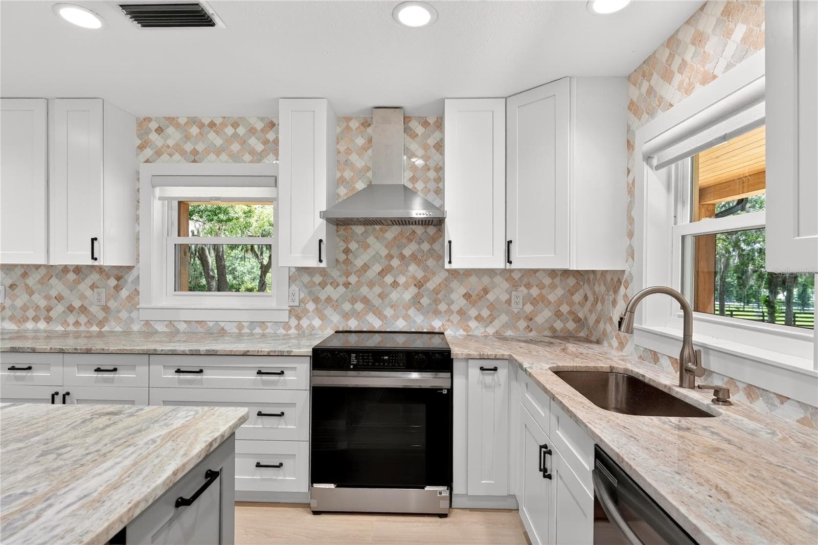 New appliances - 6450 NW HIGHWAY 225, OCALA