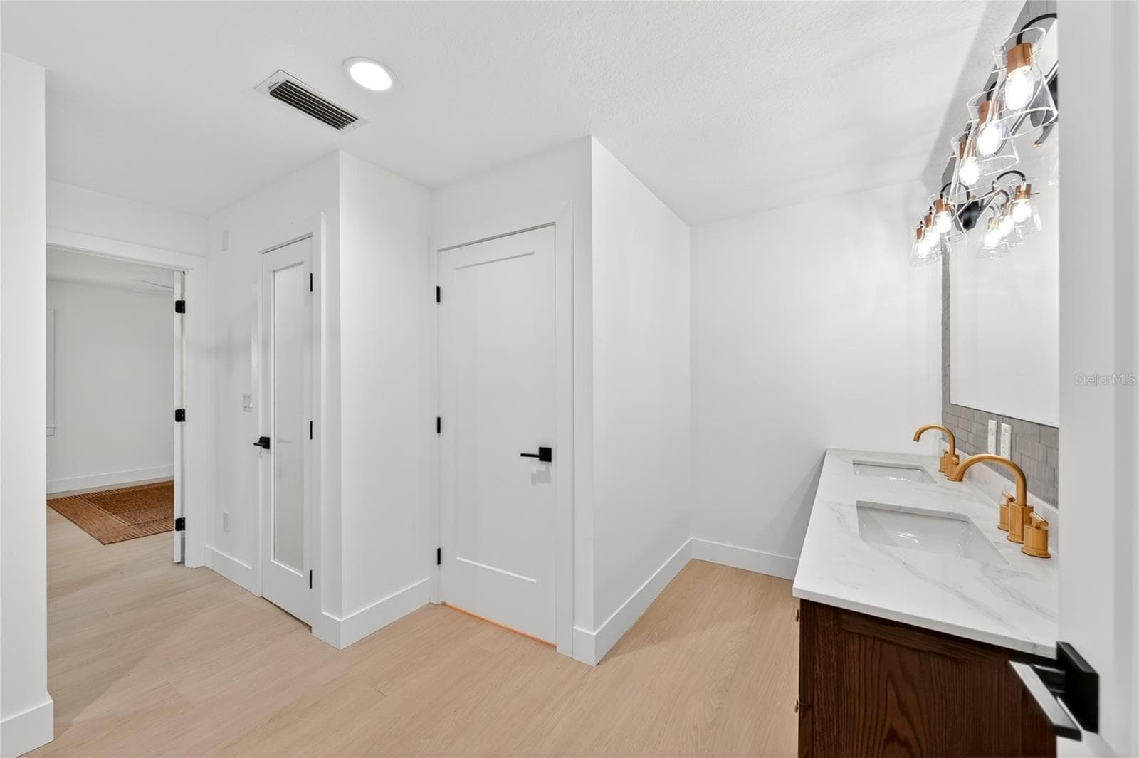 Master Bathroom - 6450 NW HIGHWAY 225, OCALA