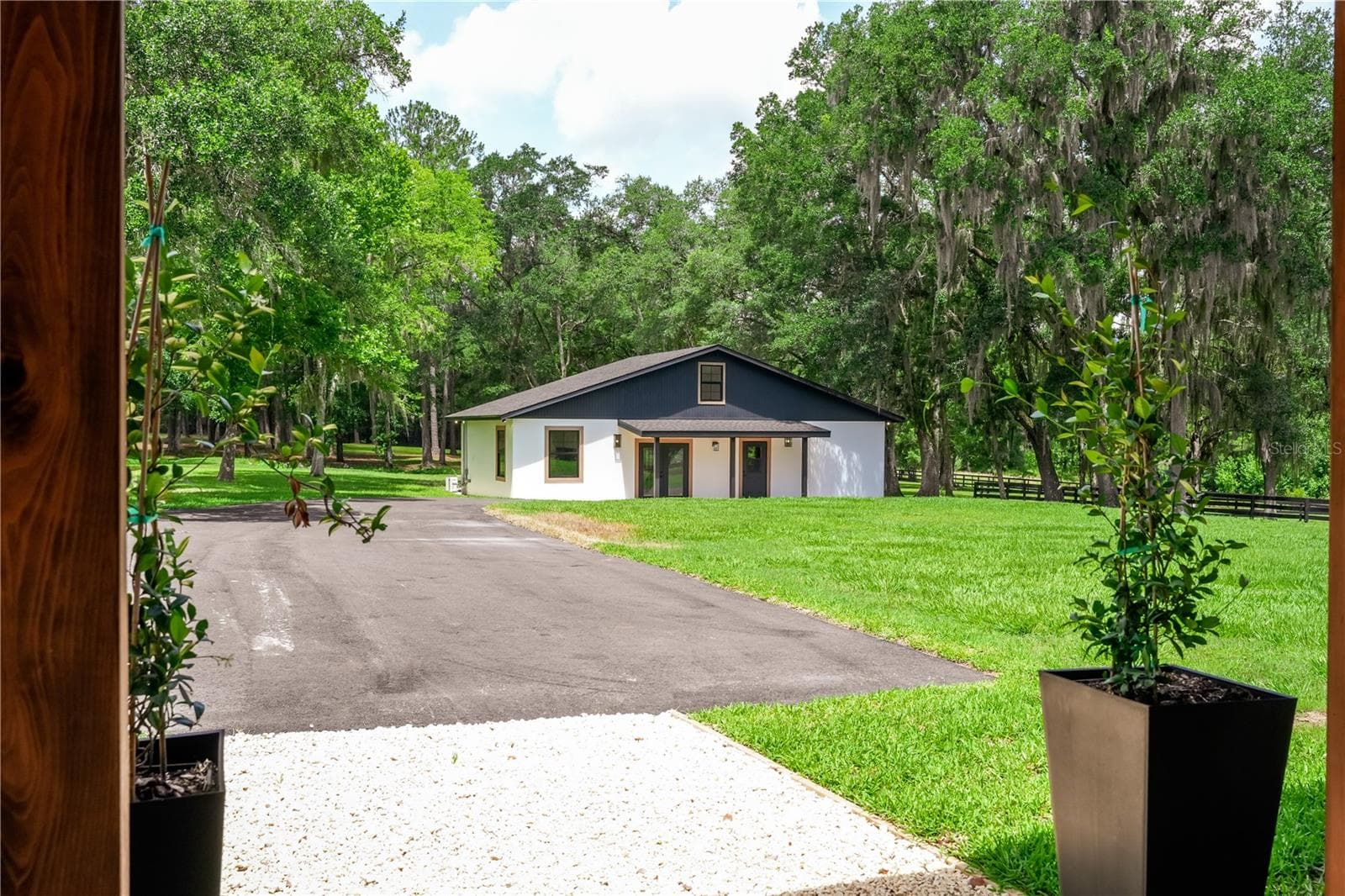 Barn - 6450 NW HIGHWAY 225, OCALA