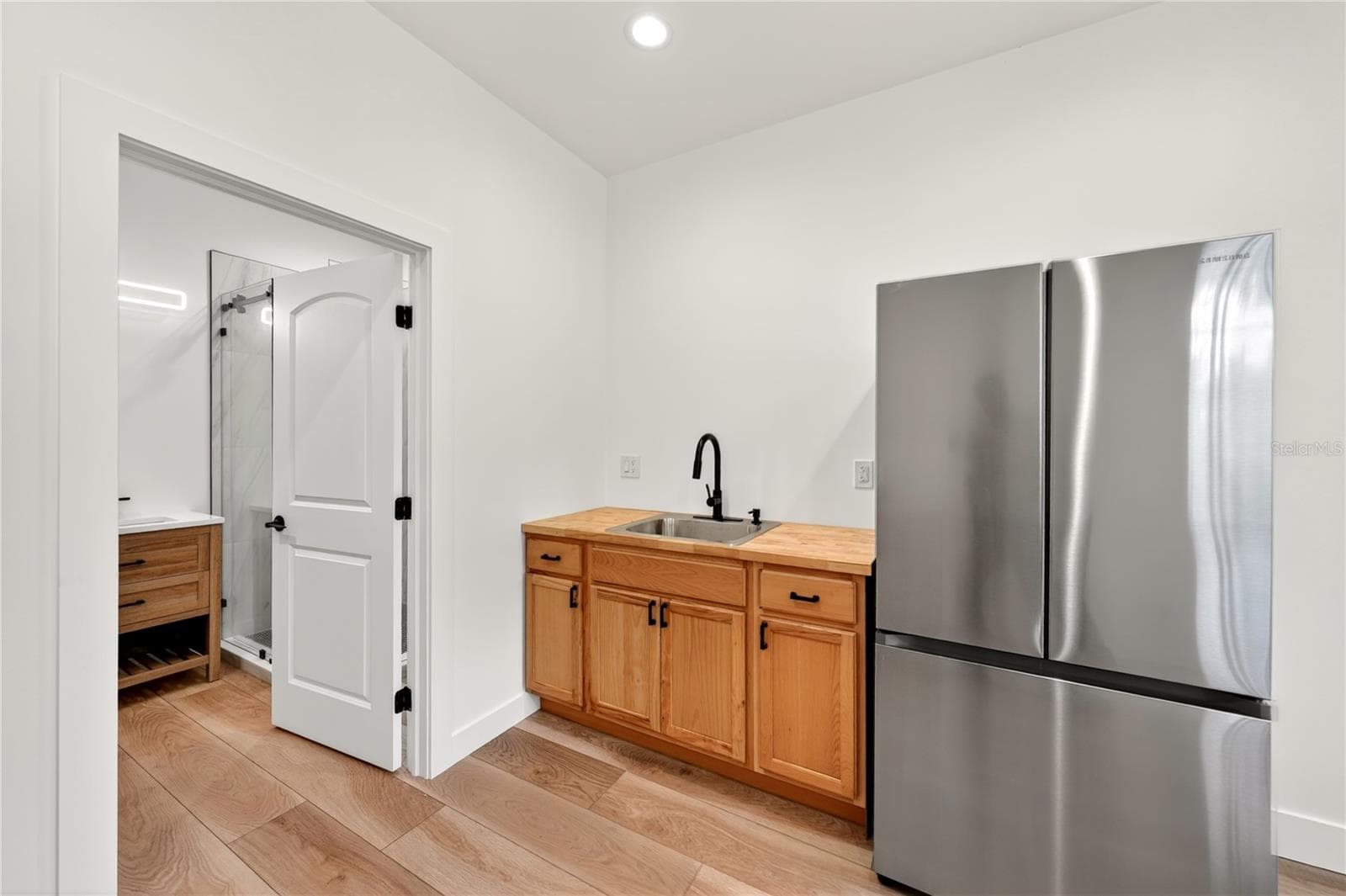 Barn - Living quarter -Full Bathroom - 6450 NW HIGHWAY 225, OCALA