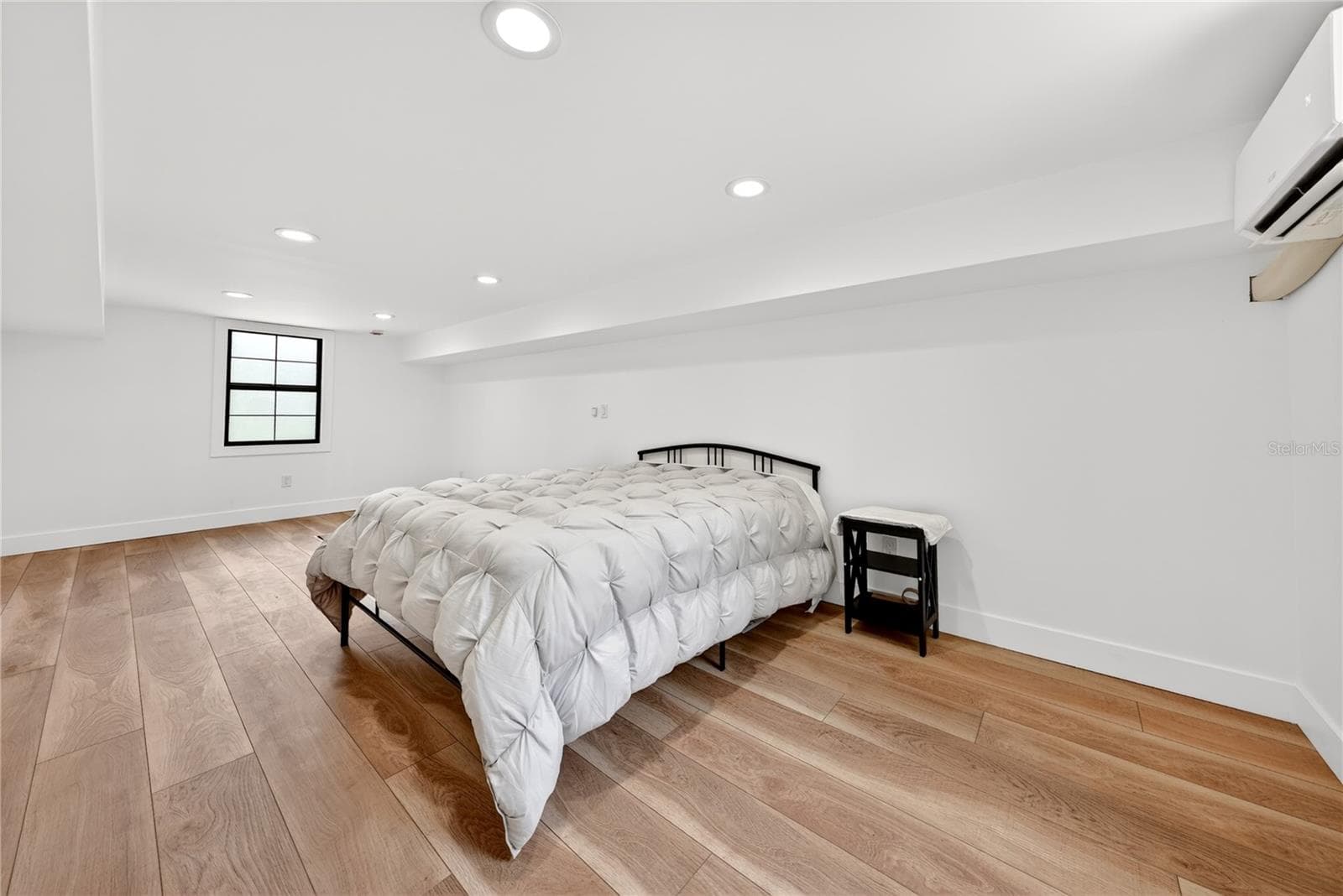 Barn - Living quarter - 2nd floor Bedroom - 6450 NW HIGHWAY 225, OCALA