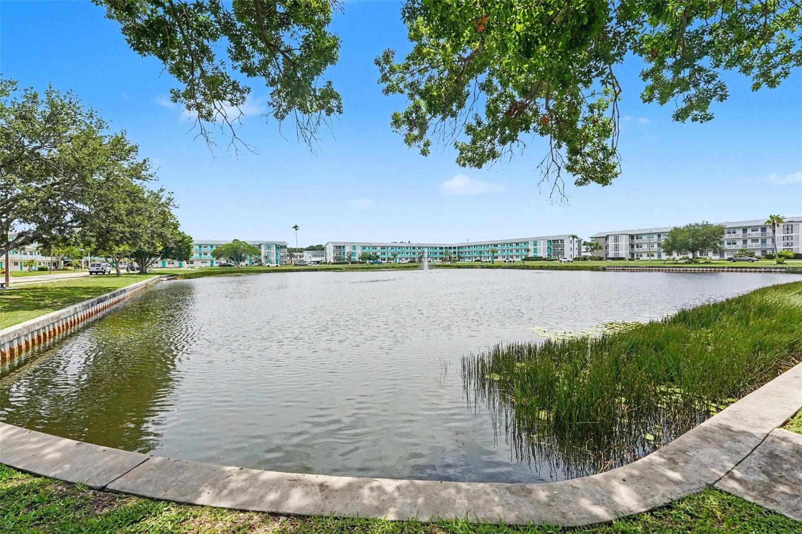 Lake View - 5855 18TH ST N #1, ST PETERSBURG