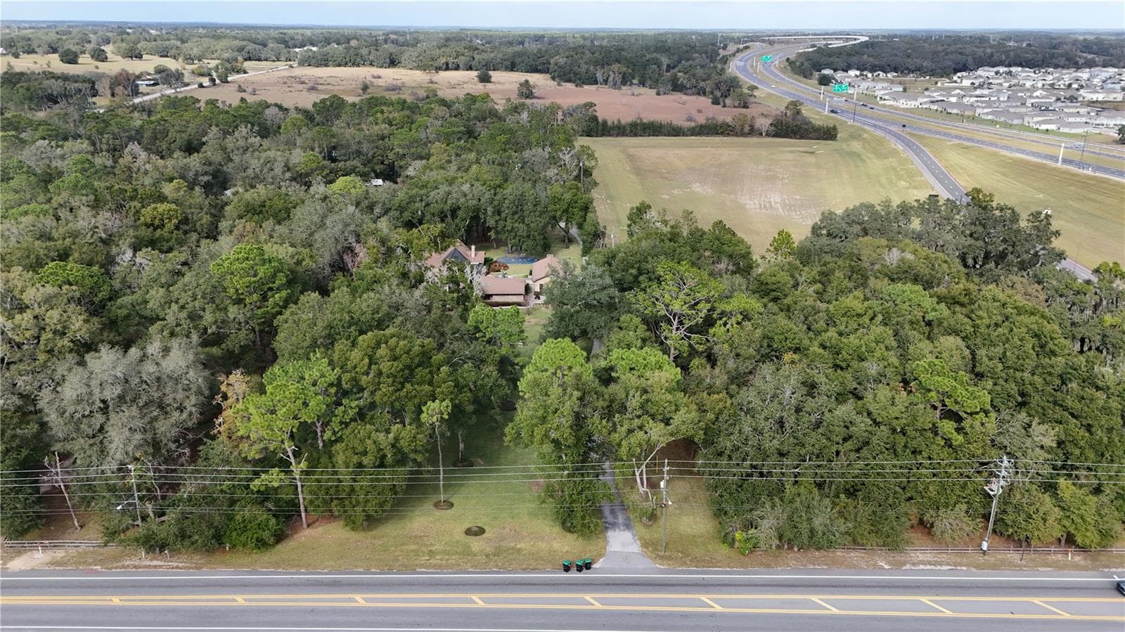 Single Family Residence at 3525 W KELLY PARK RD, APOPKA, photo 2 of 14