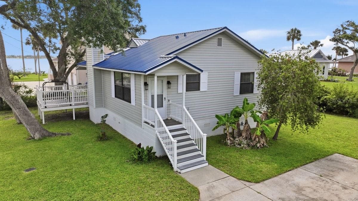 EXTERIOR - 105 MCDONALD ST, SOUTH DAYTONA