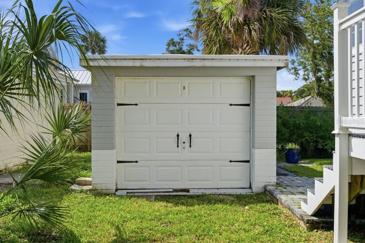 DETACHED GARAGE - 105 MCDONALD ST, SOUTH DAYTONA