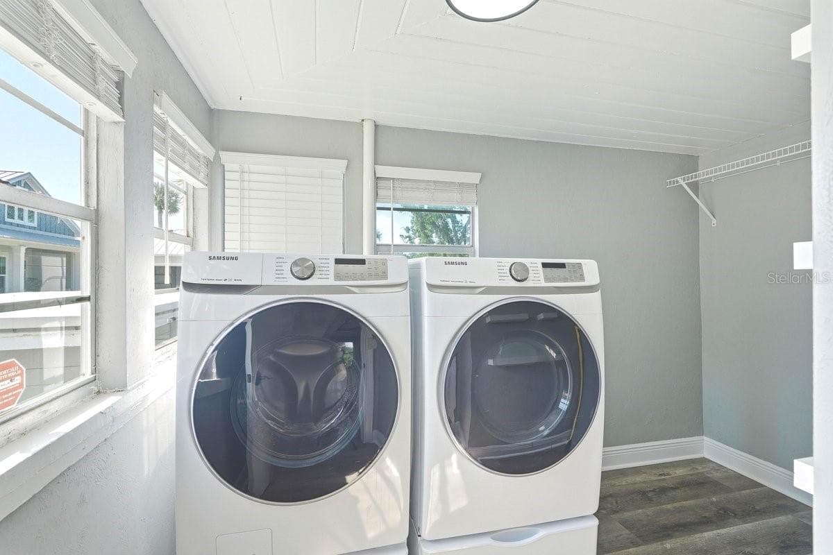 LAUNDRY ROOM - 105 MCDONALD ST, SOUTH DAYTONA