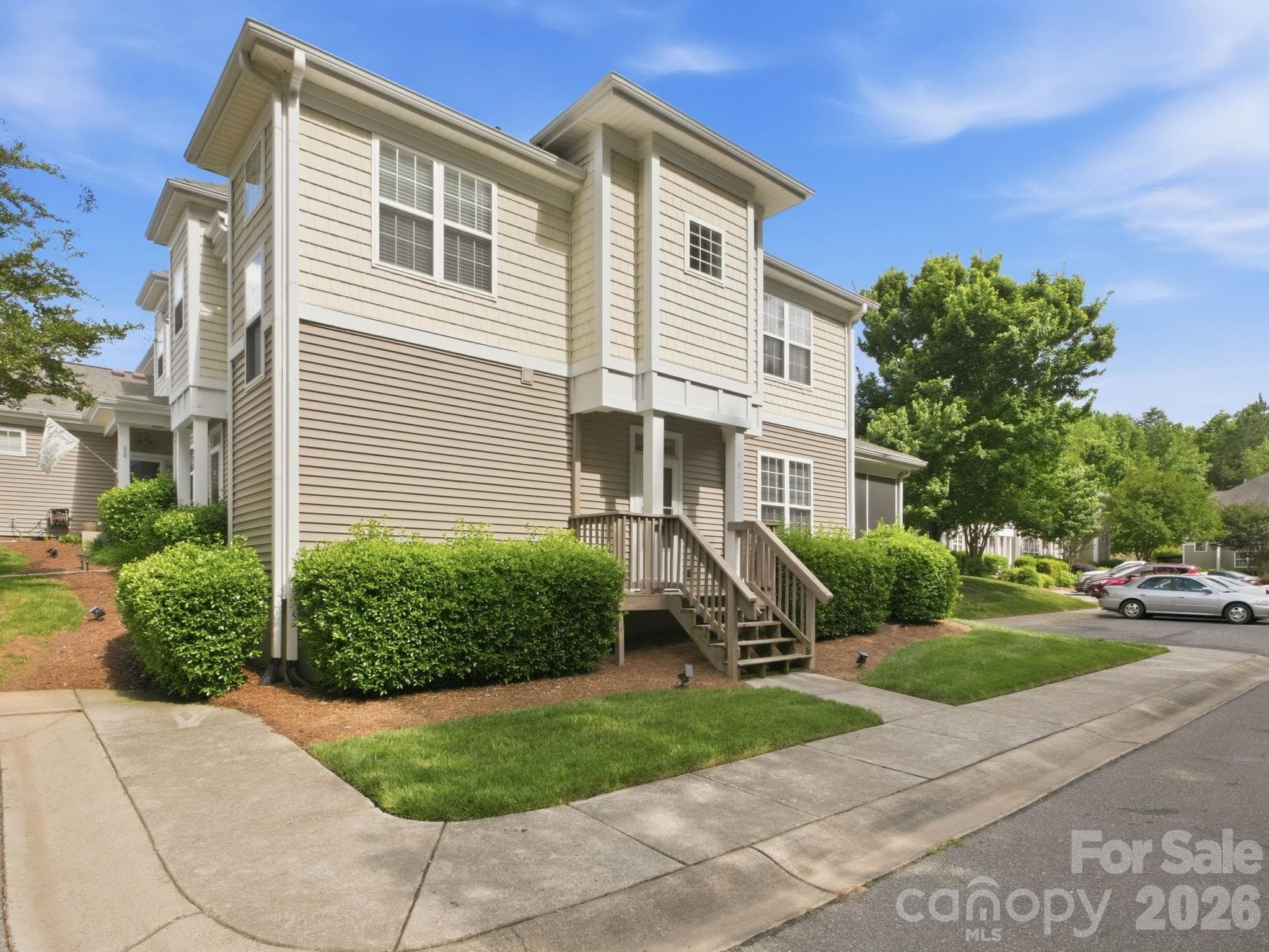 Townhouse at 921 Ashworth Drive, Gastonia, photo 3 of 19