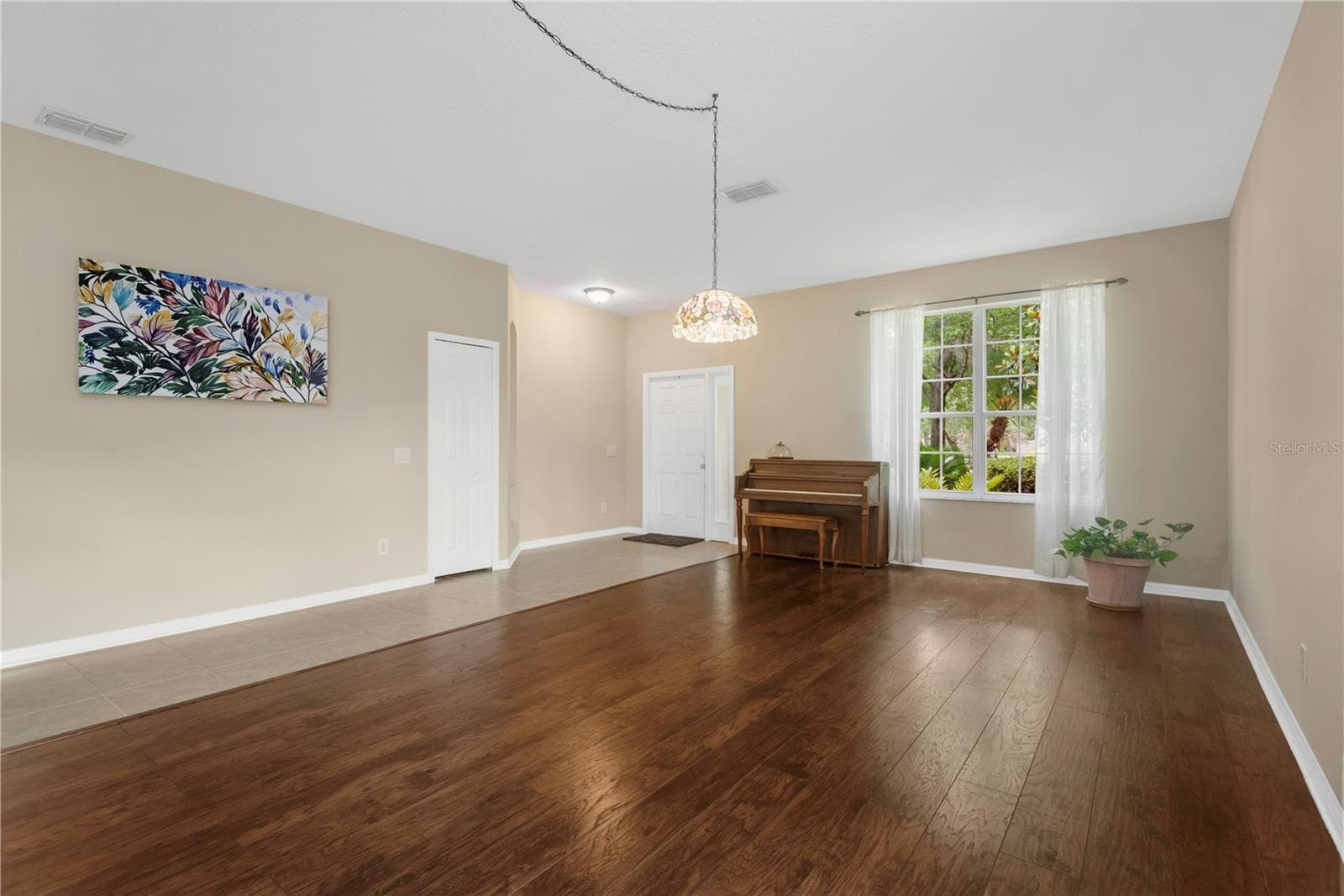 Single Family Residence at 10859 BREAKING ROCKS DR, TAMPA, photo 15 of 26