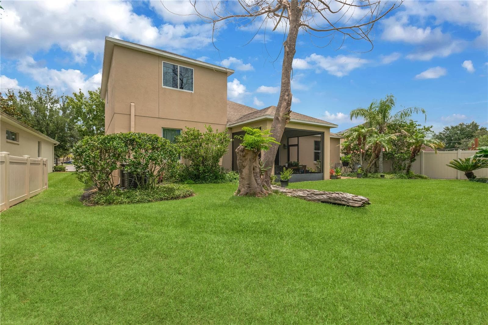 Single Family Residence at 10859 BREAKING ROCKS DR, TAMPA, photo 23 of 26