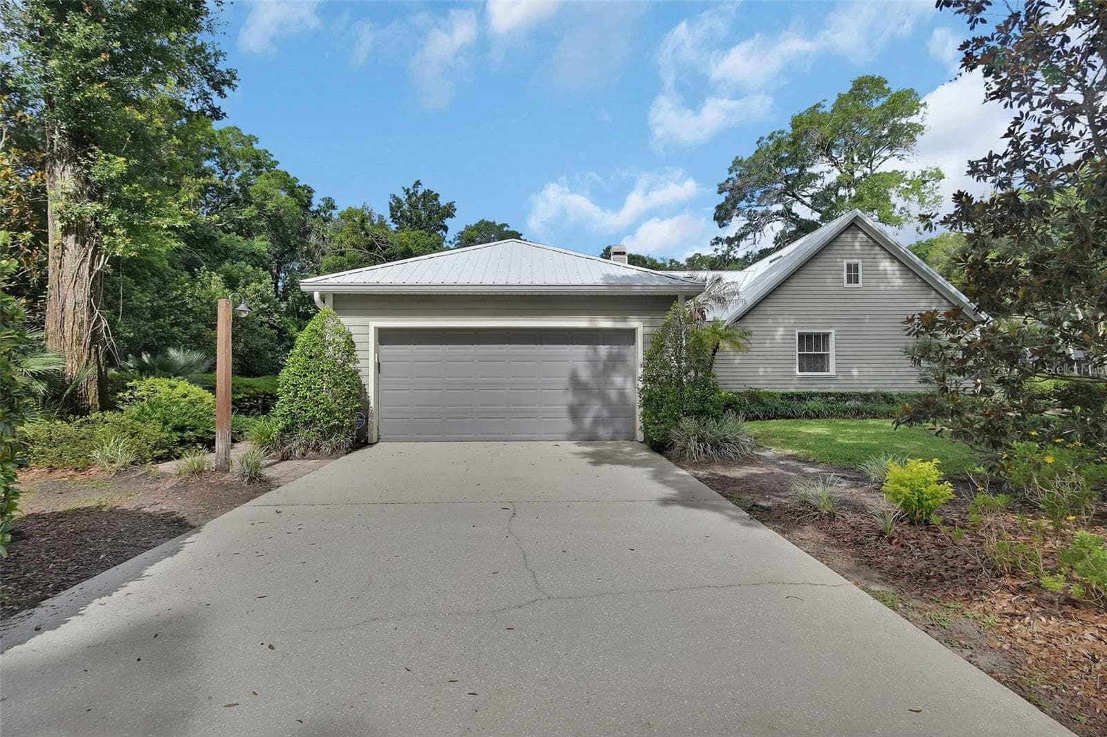Single Family Residence at 411 GARDEN ST, LAKE HELEN, photo 33 of 42