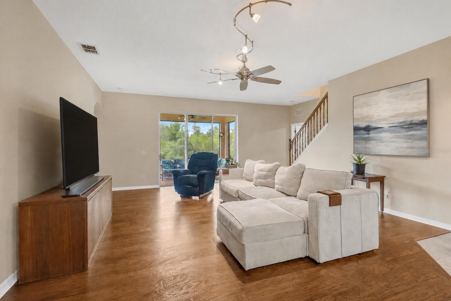 Single Family Residence at 10859 BREAKING ROCKS DR, TAMPA, photo 6 of 26