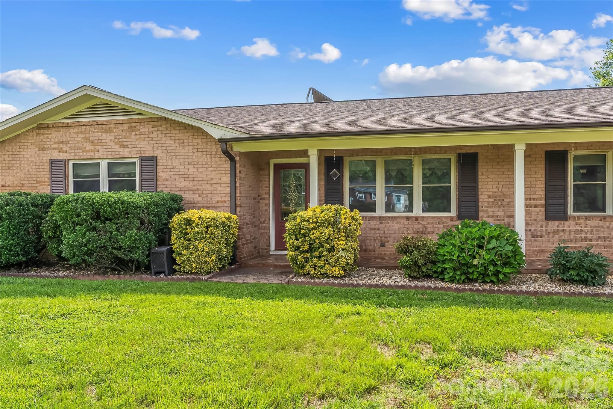 Single Family Residence at 5305 Icard Ridge Road, Hickory, photo 2 of 37