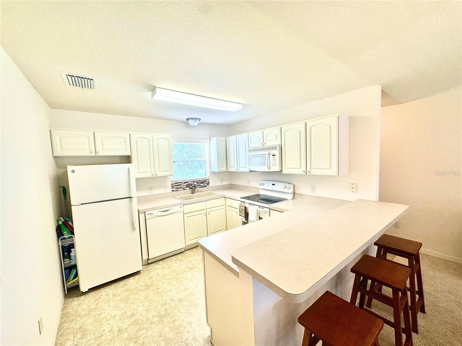 Single Family Residence at 892 NASH LOOP, THE VILLAGES, photo 5 of 11