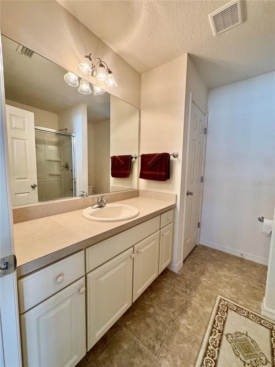 Single Family Residence at 892 NASH LOOP, THE VILLAGES, photo 8 of 11
