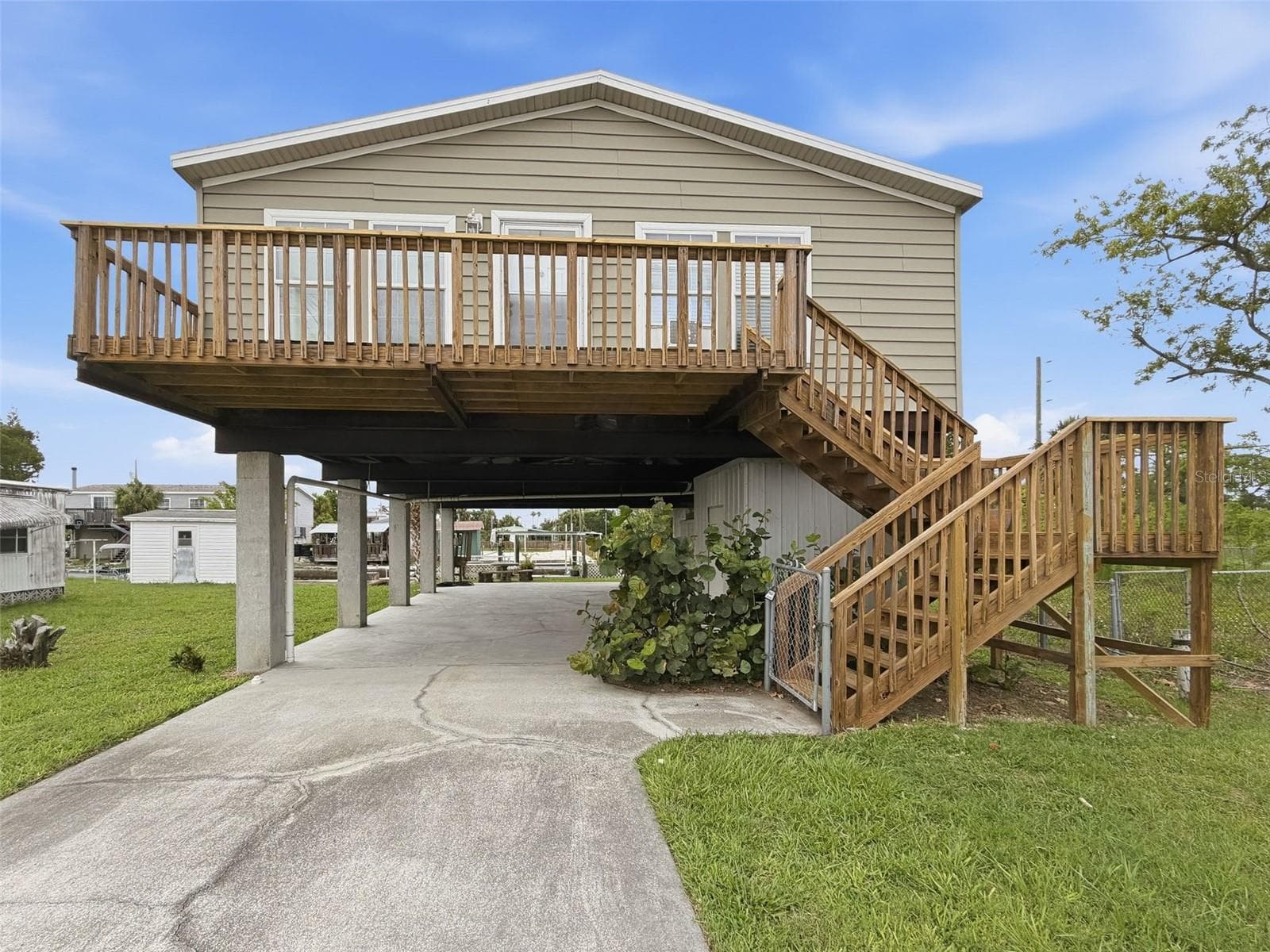 6839 CURLEW LN