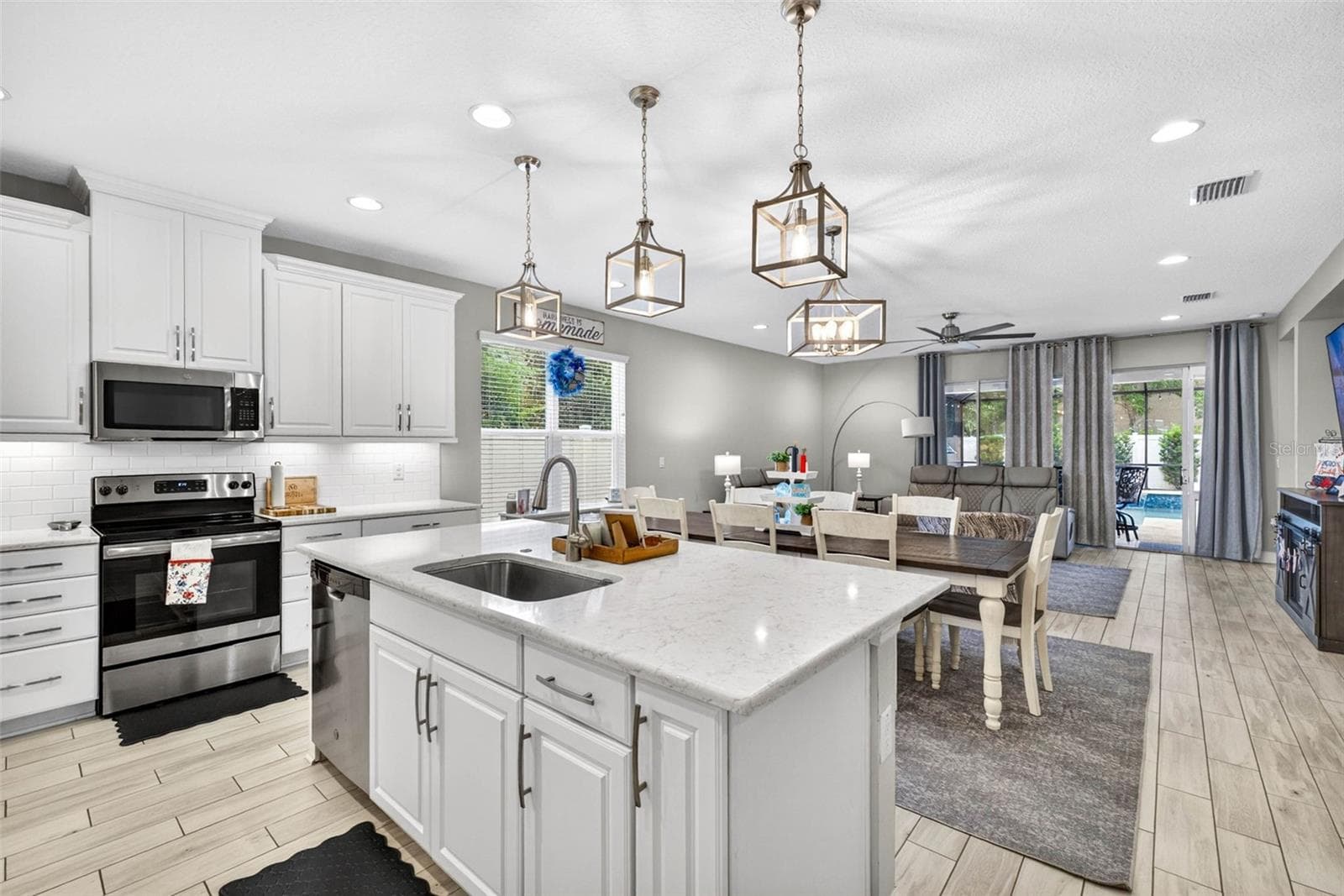 Single Family Residence at 29894 CHAPEL CHASE DR, WESLEY CHAPEL, photo 11 of 61