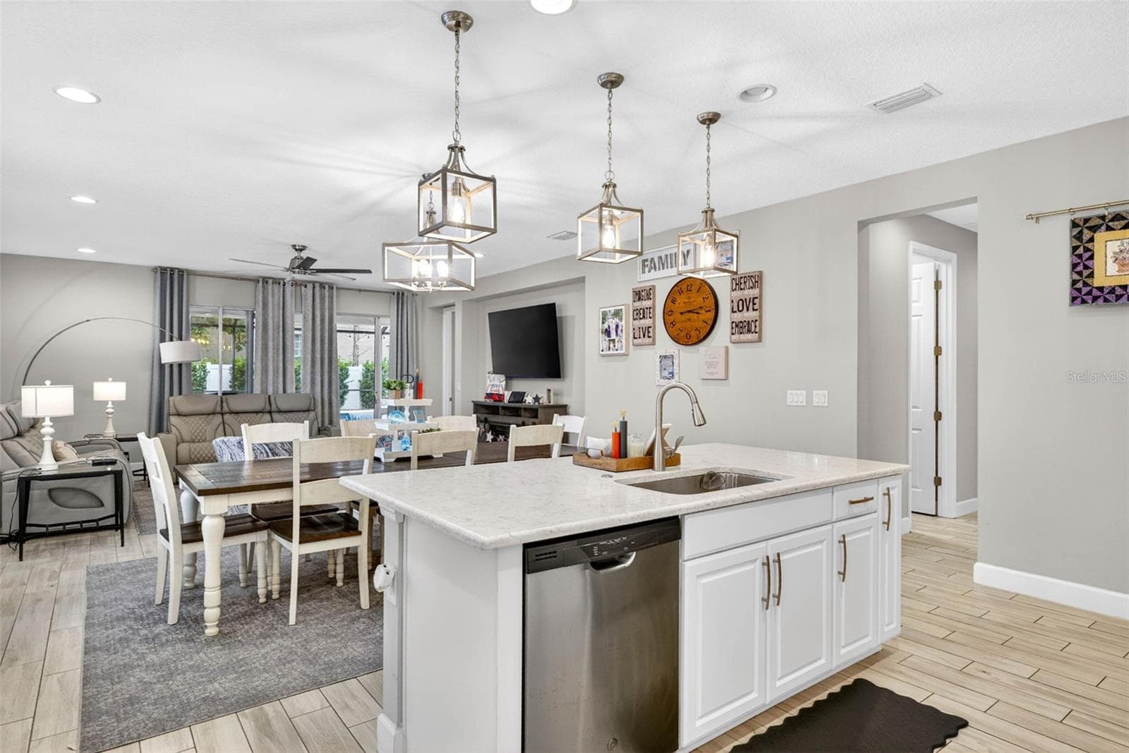 Single Family Residence at 29894 CHAPEL CHASE DR, WESLEY CHAPEL, photo 12 of 61