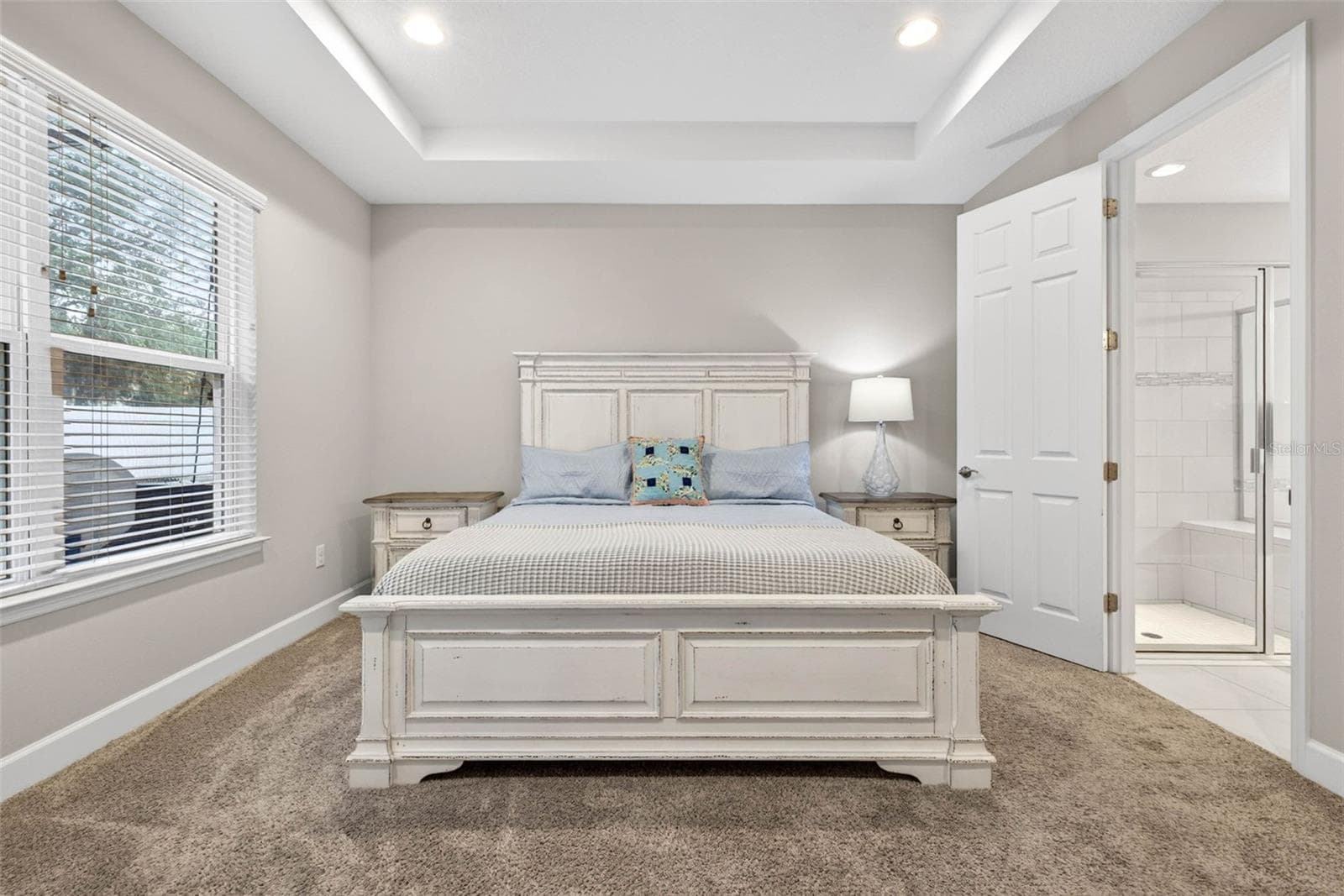 Primary Bedroom overlooking pool - 29894 CHAPEL CHASE DR, WESLEY CHAPEL