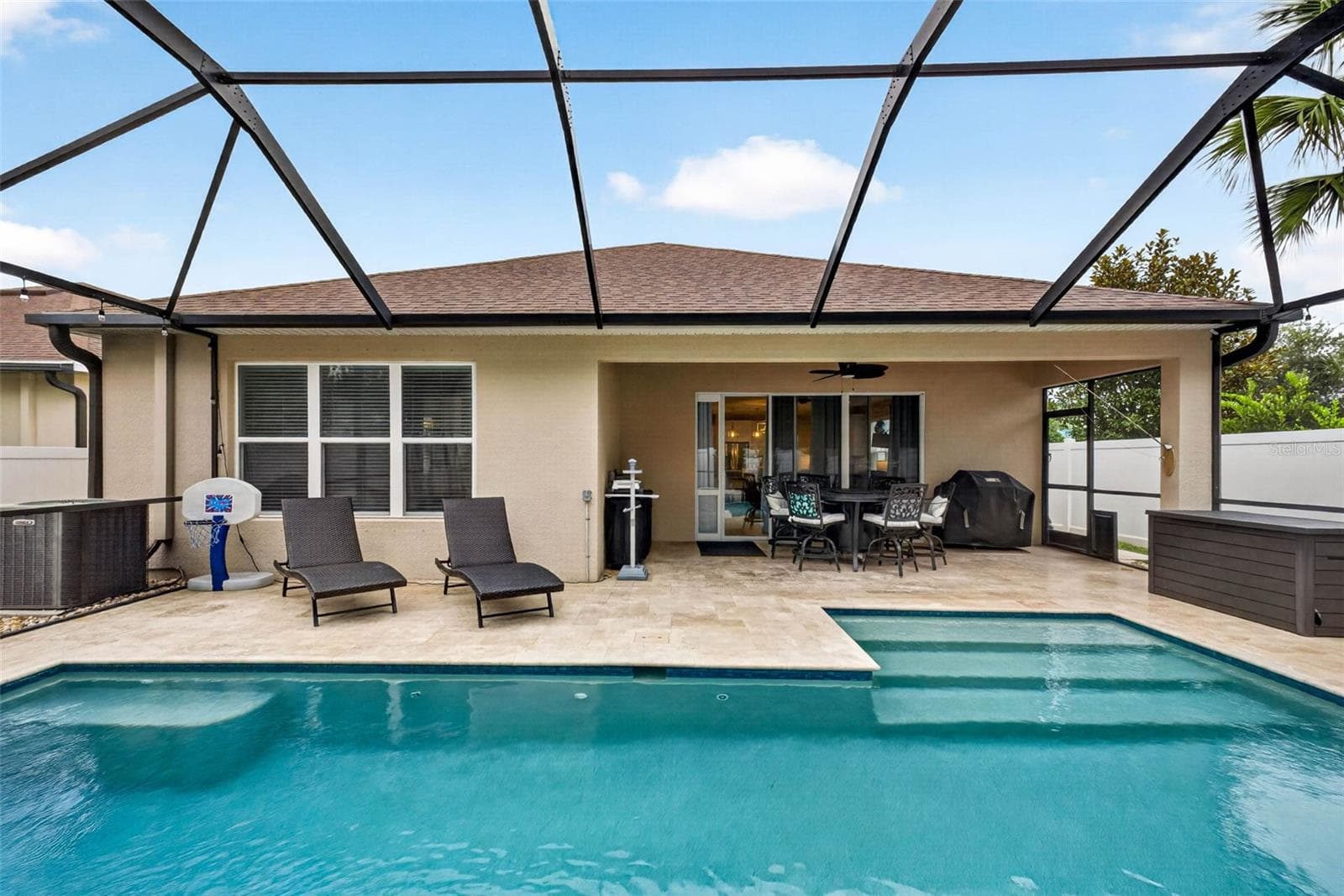 Saltwater Pool with Screened Lanai Enclosure - 29894 CHAPEL CHASE DR, WESLEY CHAPEL