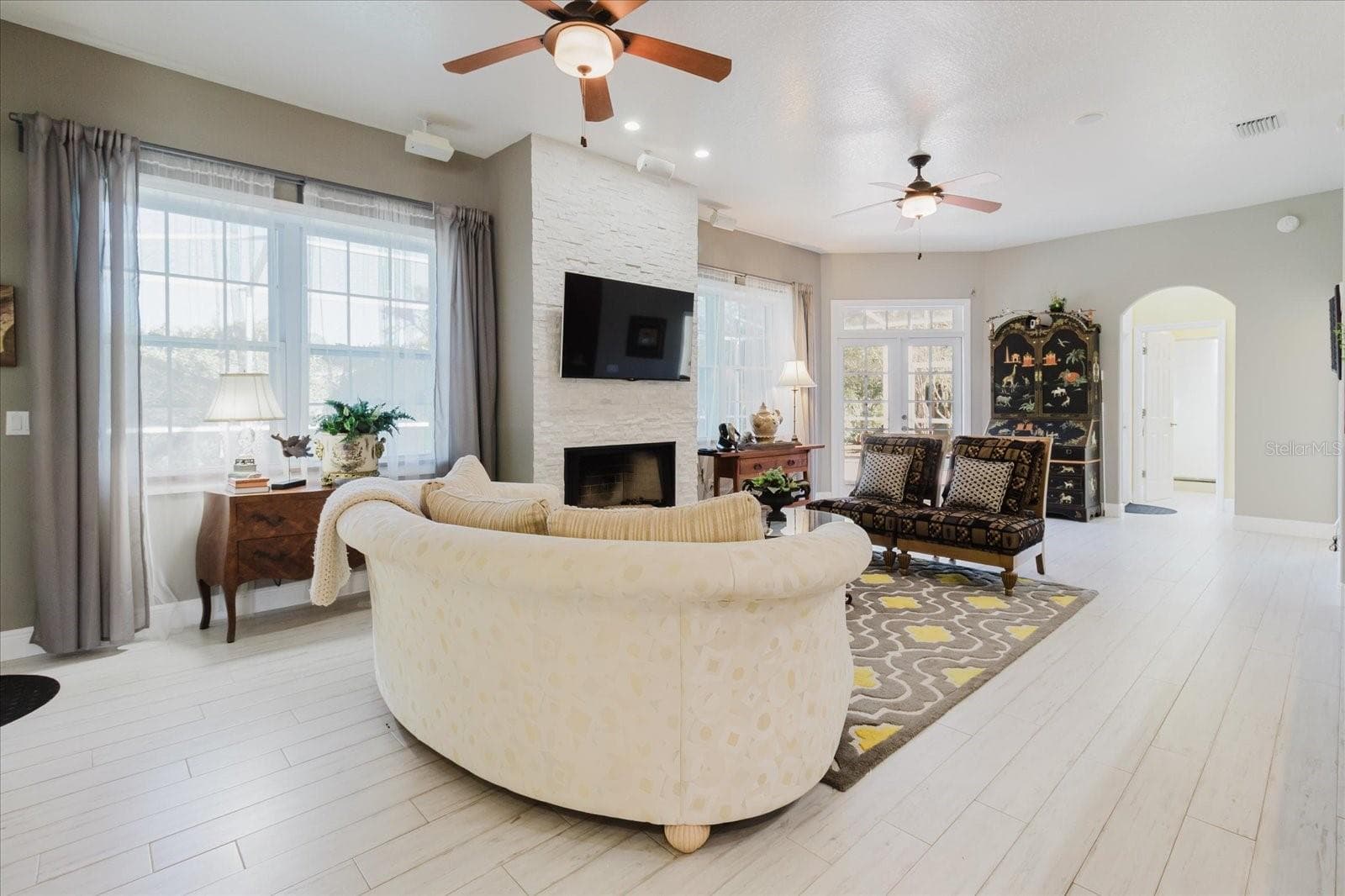 Single Family Residence at 13510 WESTSHIRE DR, TAMPA, photo 20 of 100