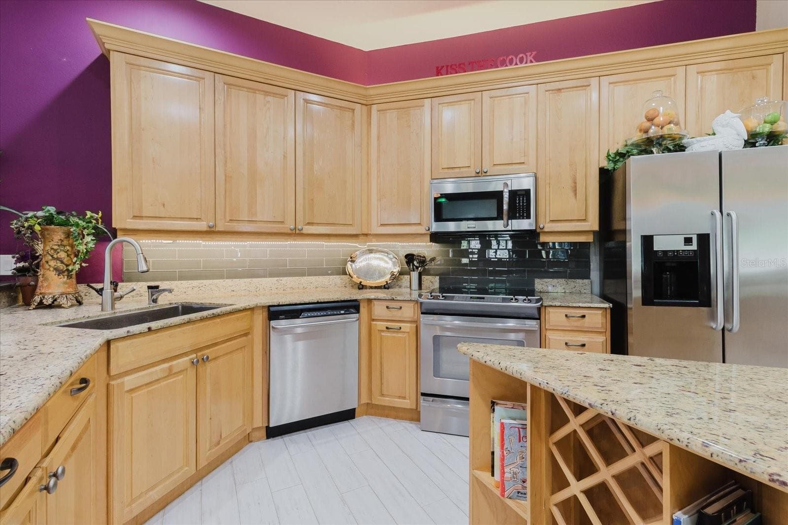Single Family Residence at 13510 WESTSHIRE DR, TAMPA, photo 29 of 100