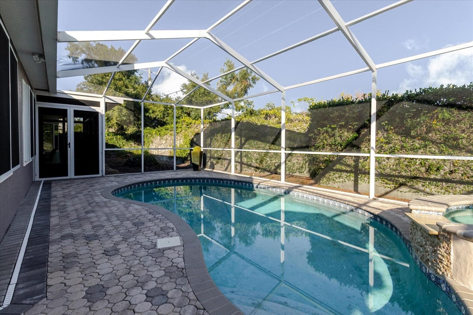 Single Family Residence at 13510 WESTSHIRE DR, TAMPA, photo 75 of 100
