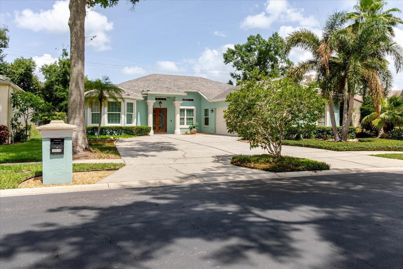 Single Family Residence at 13510 WESTSHIRE DR, TAMPA, photo 95 of 100