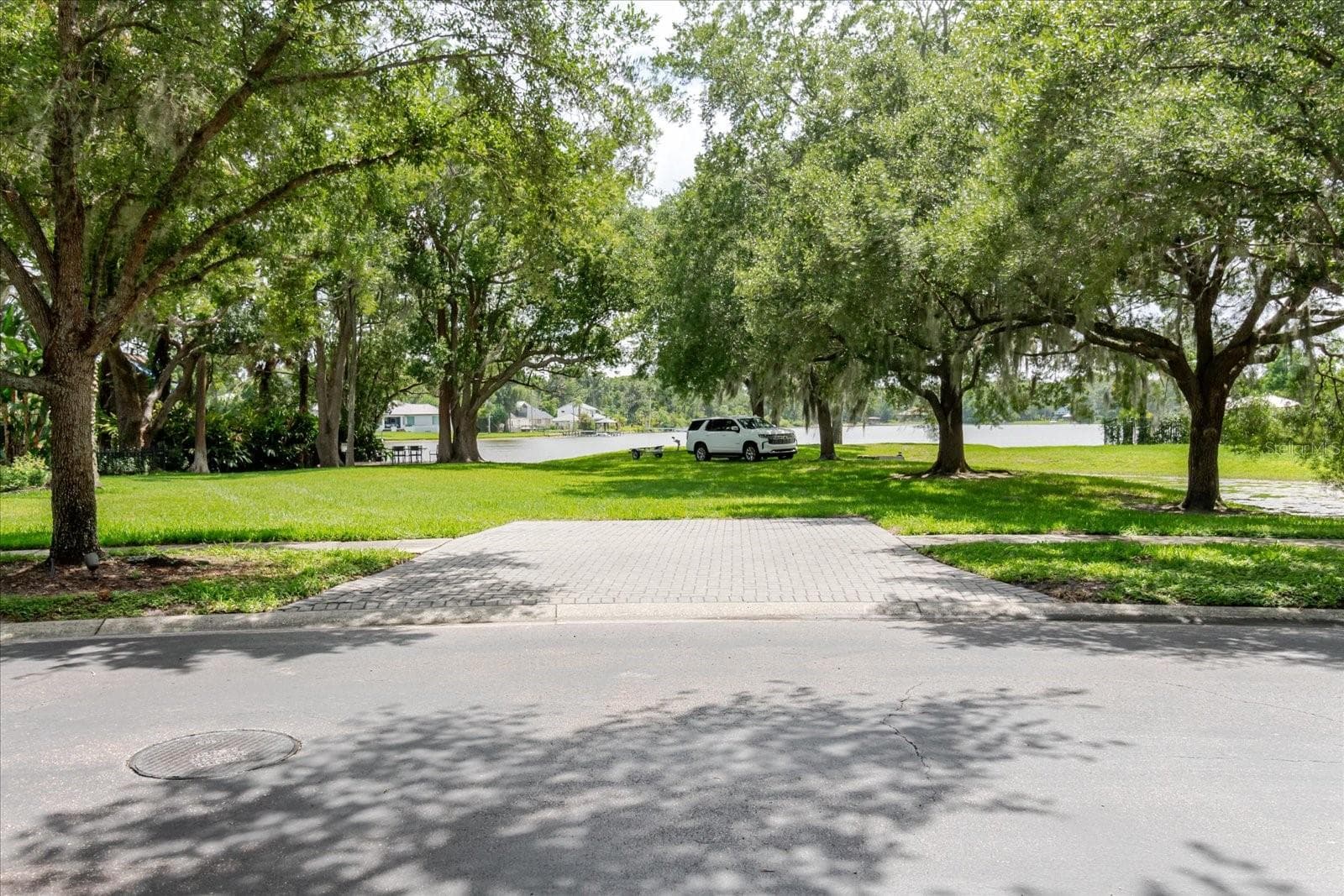 Single Family Residence at 13510 WESTSHIRE DR, TAMPA, photo 97 of 100