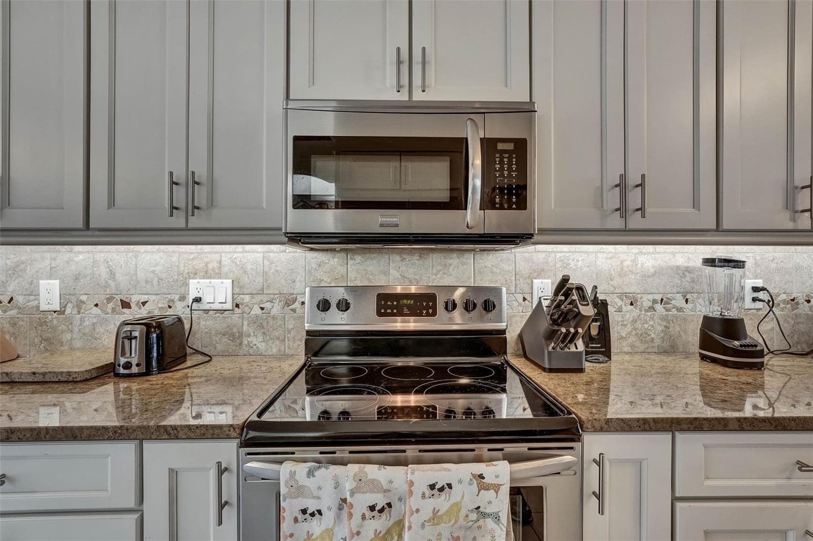 Chef’s kitchen - 4570 PINEBROOK CIRCLE CIR #404, BRADENTON