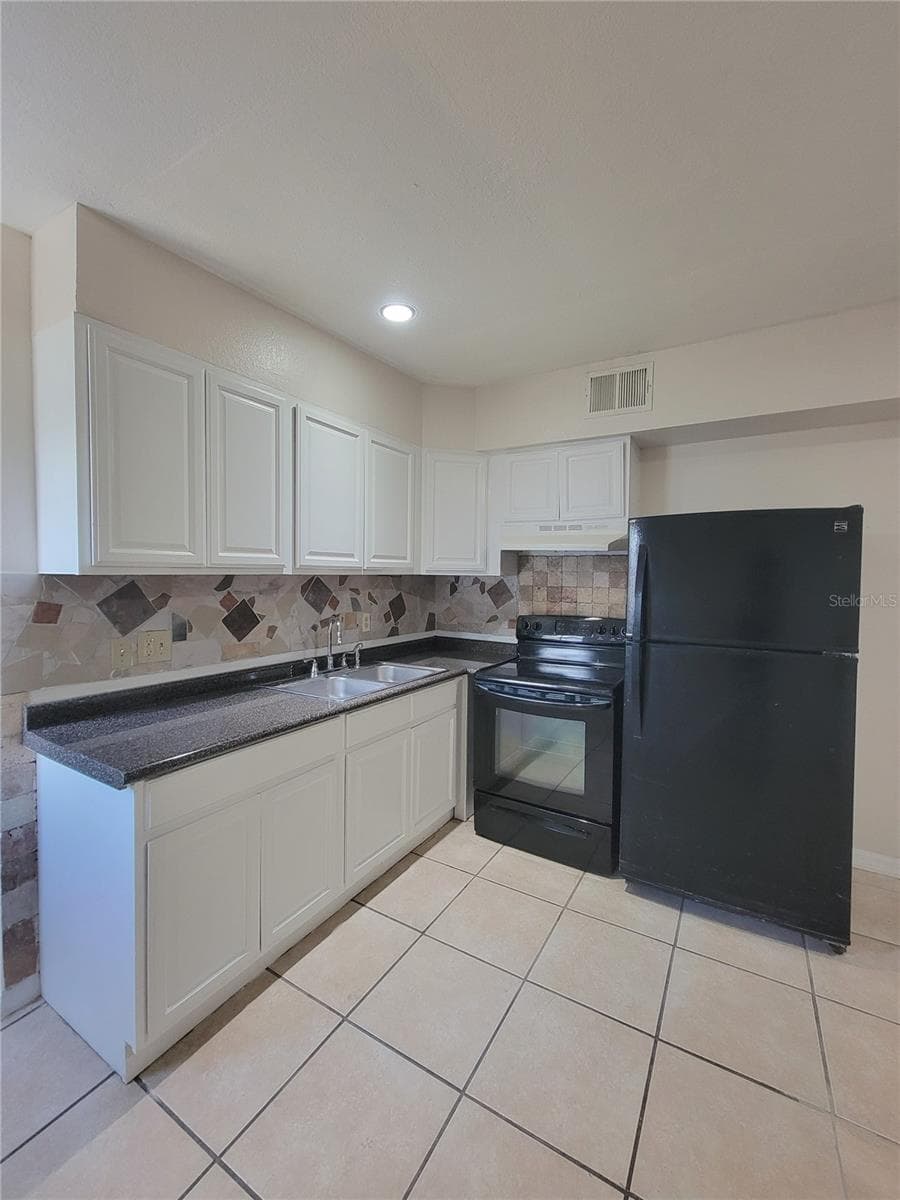 Single Family Residence at 4901 BALBOA DR, ORLANDO, photo 10 of 24