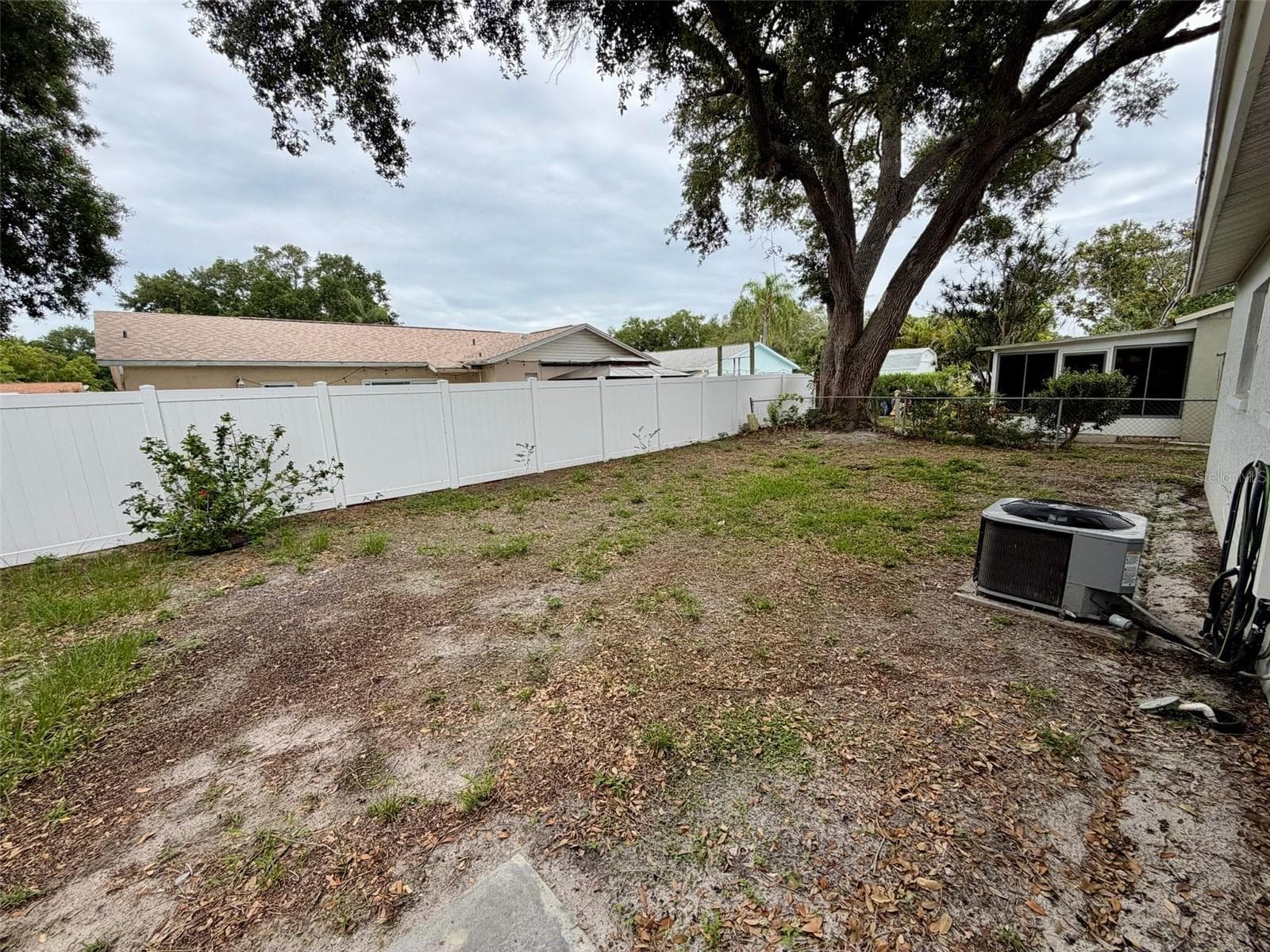 Fenced in backyard - 6945 ORKNEY AVE N, ST PETERSBURG