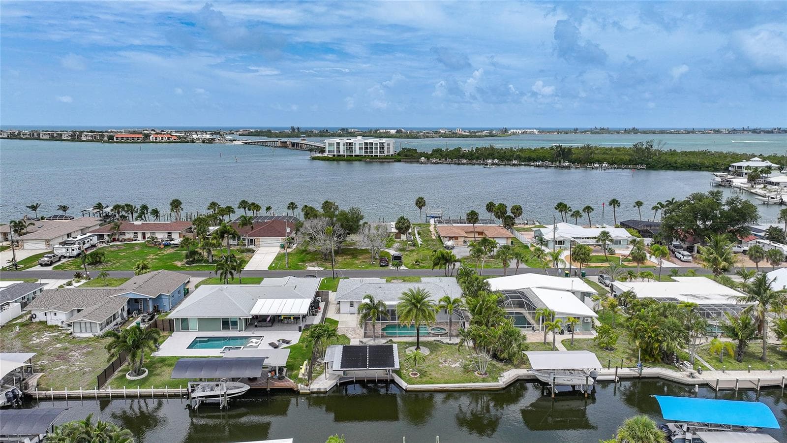 Single Family Residence at 1433 LEMON BAY DR, ENGLEWOOD, photo 53 of 57