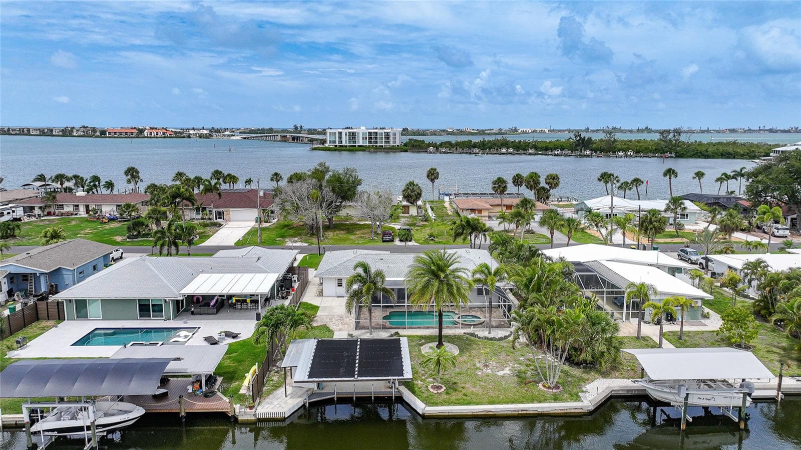 Single Family Residence at 1433 LEMON BAY DR, ENGLEWOOD, photo 54 of 57