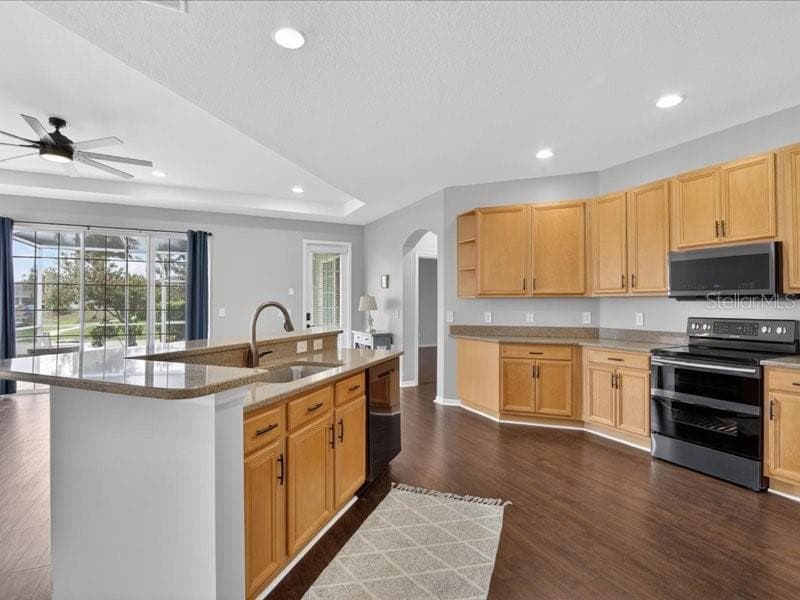 Villa at 5513 GOLDEN ISLES DR, APOLLO BEACH, photo 5 of 75