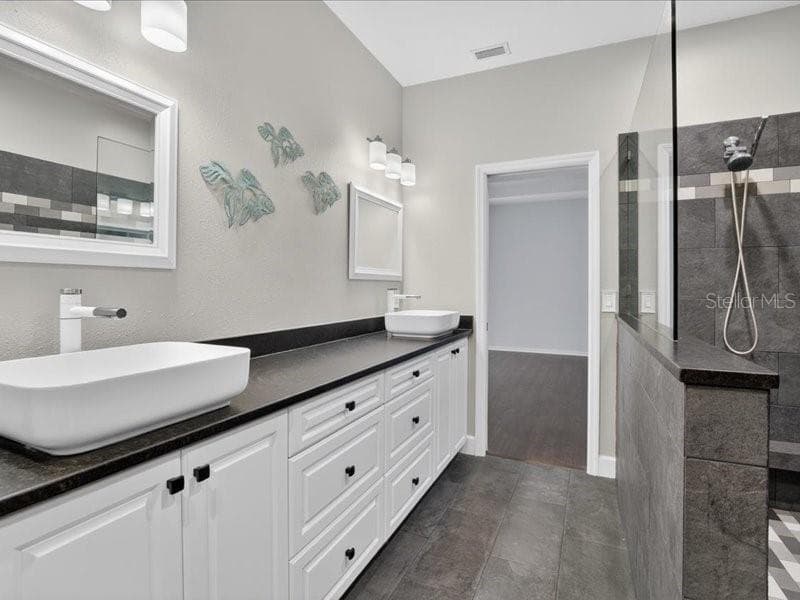 Villa at 5513 GOLDEN ISLES DR, APOLLO BEACH, photo 16 of 75
