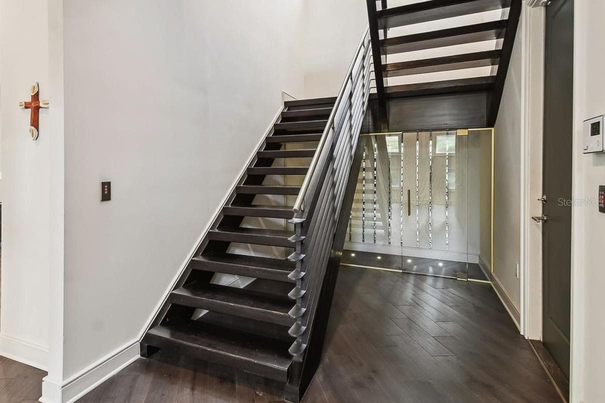 Single Family Residence at 2711 W TRILBY AVE, TAMPA, photo 10 of 41