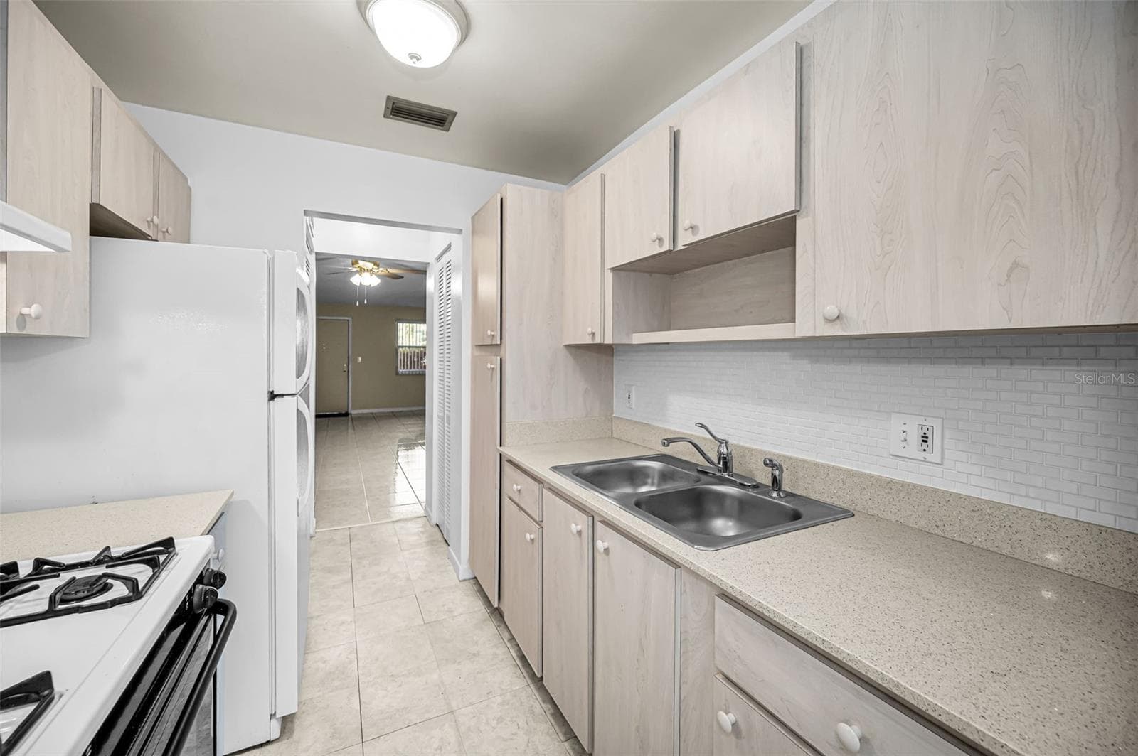 Condominium at 5750 80TH ST N #D101, ST PETERSBURG, photo 10 of 27
