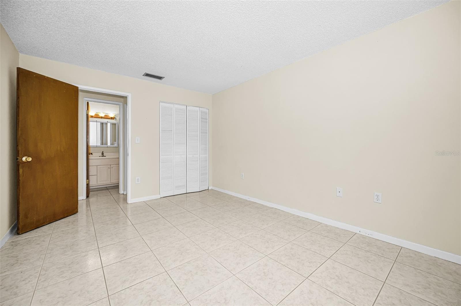 Condominium at 5750 80TH ST N #D101, ST PETERSBURG, photo 16 of 27