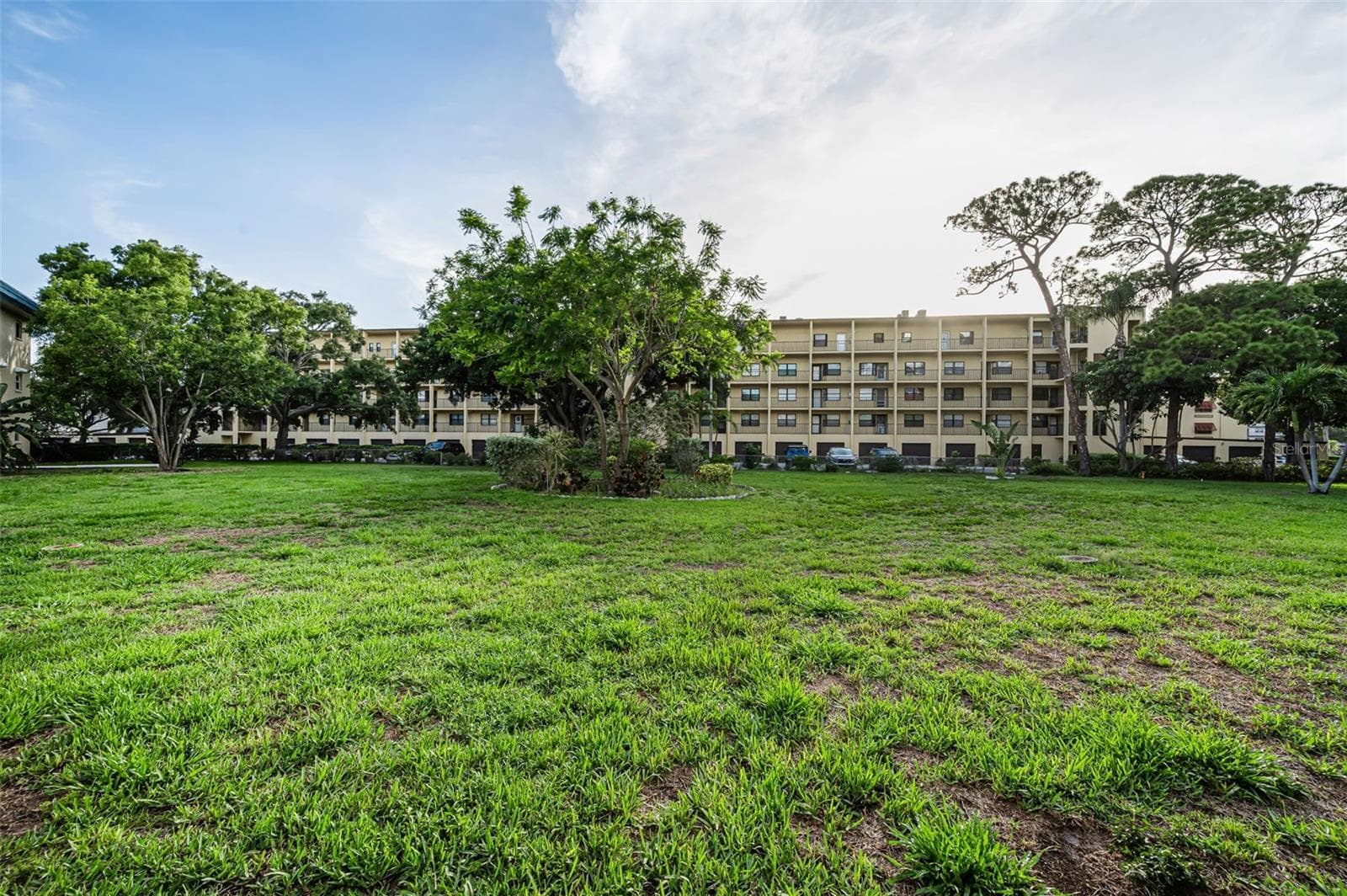Condominium at 5750 80TH ST N #D101, ST PETERSBURG, photo 24 of 27