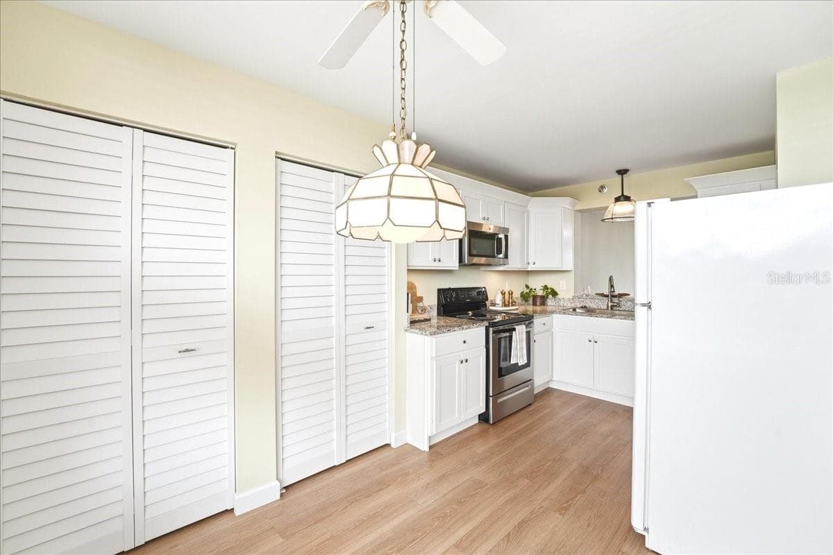 Double pantry - 4550 PINEBROOK CIR #506, BRADENTON