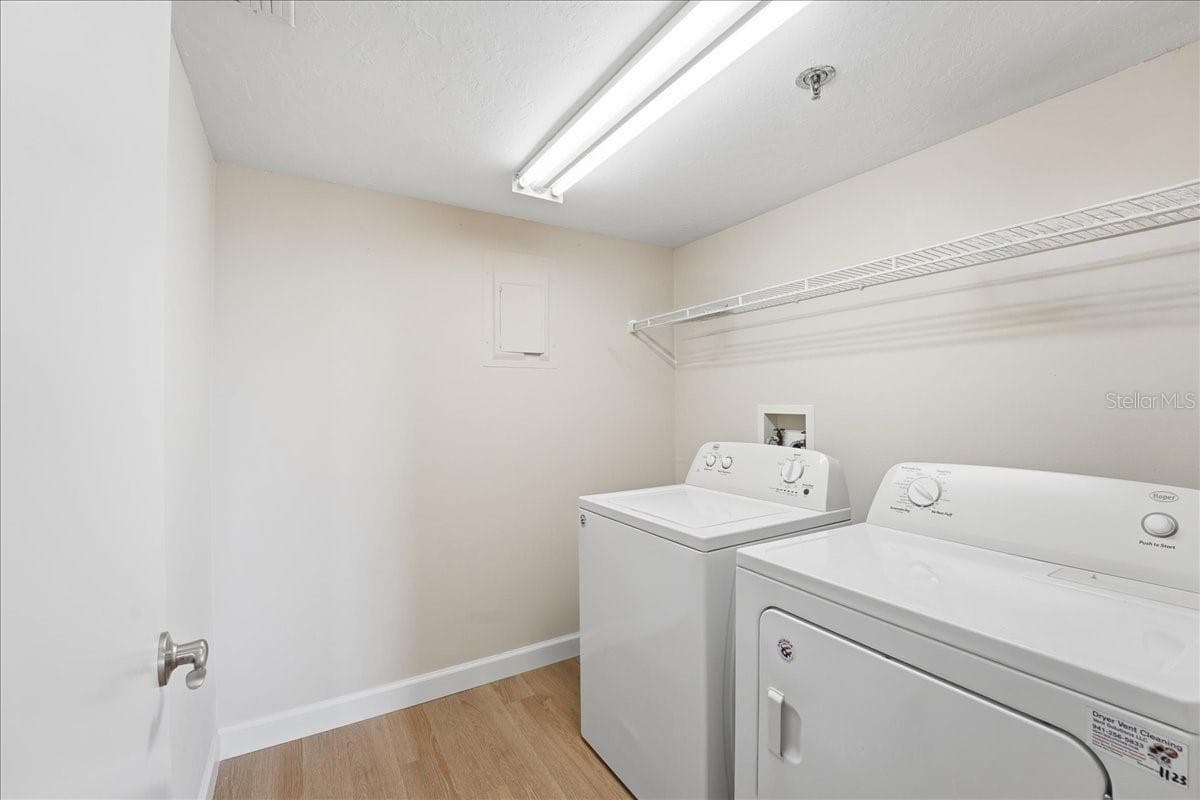 Large laundry room - 4550 PINEBROOK CIR #506, BRADENTON