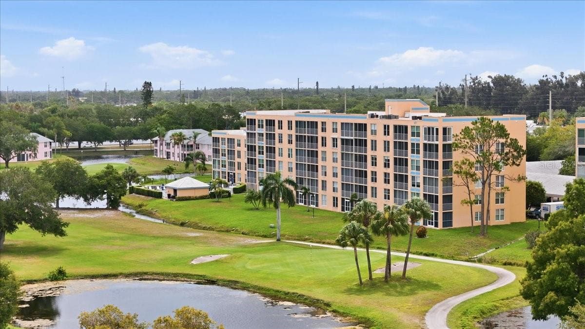 Condominium at 4550 PINEBROOK CIR #506, BRADENTON, photo 31 of 57