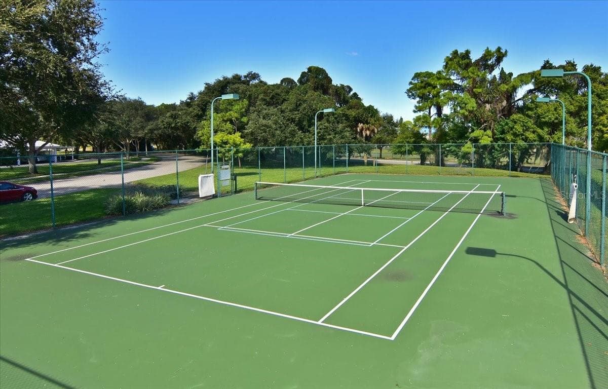 Tennis courts - 4550 PINEBROOK CIR #506, BRADENTON
